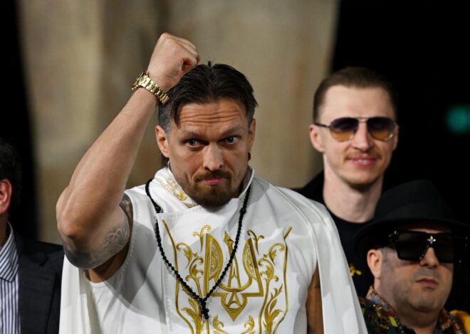 Усик підбадьорив Ітауму, який сенсаційно програв пояс, що раніше належав українцю