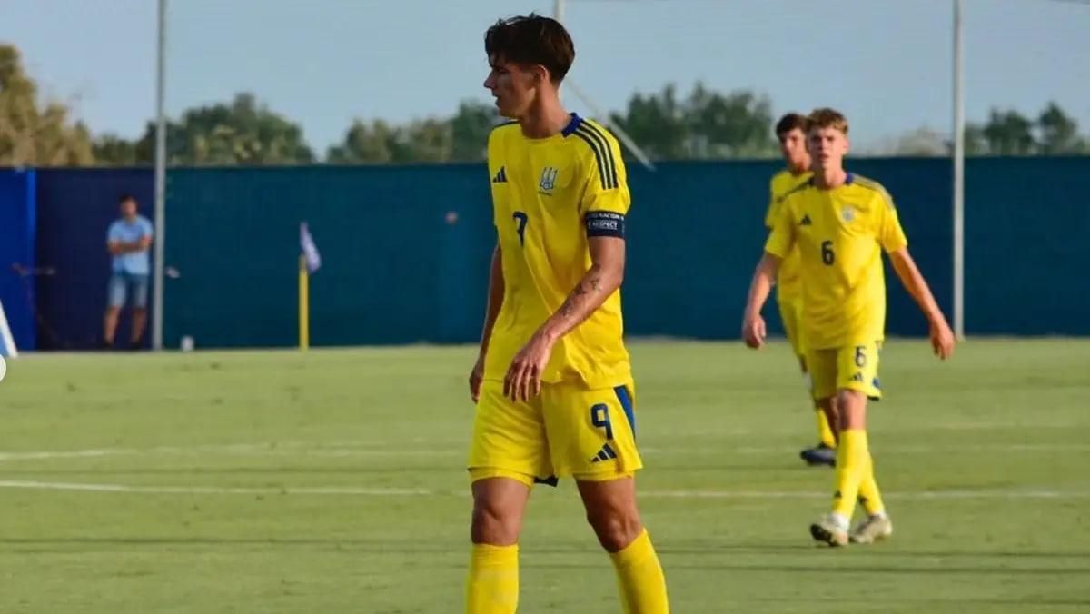 Тренер збірної України відмовився викликати відомого футболіста: “Зі мною не спілкуються”