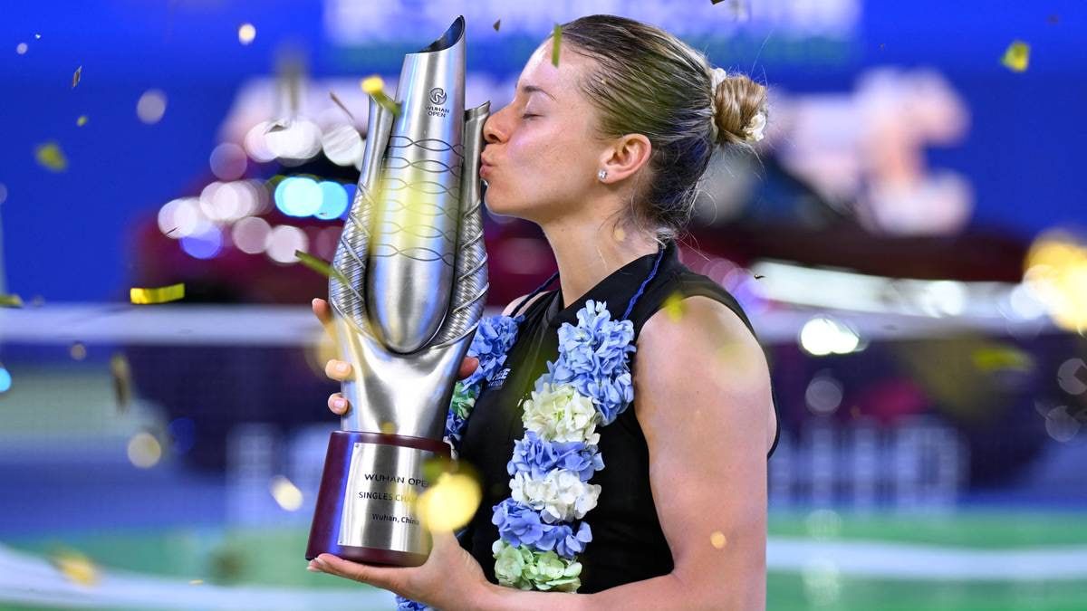 Хвалінська стала сенсацією року: від депресії у 19 до казки Ролан Гаррос, драми зі Свьонтек і першого титулу