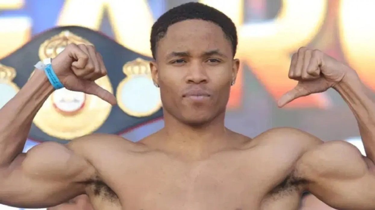 Непереможний боксер побував у нокдауні, але став чемпіоном світу WBA